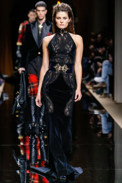 Look 15